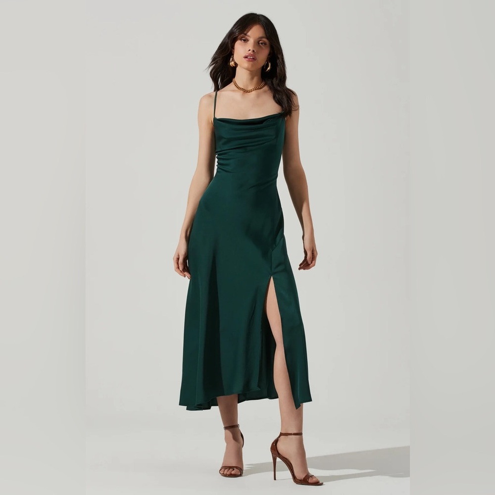 ASTR Gaia Dress - hunter green